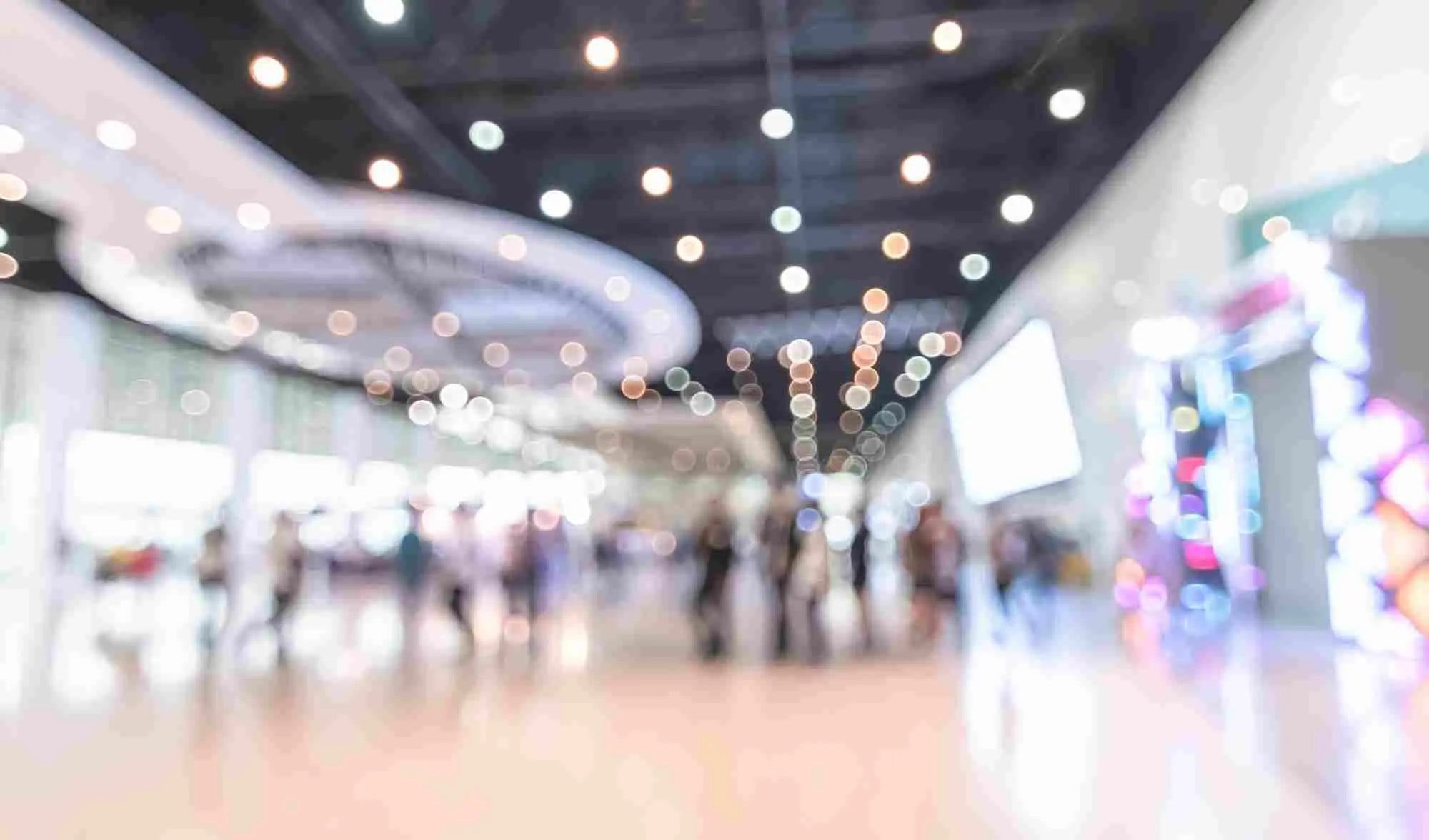 Quels objets publicitaires distribuer sur un salon pour attirer et retenir les visiteurs ?